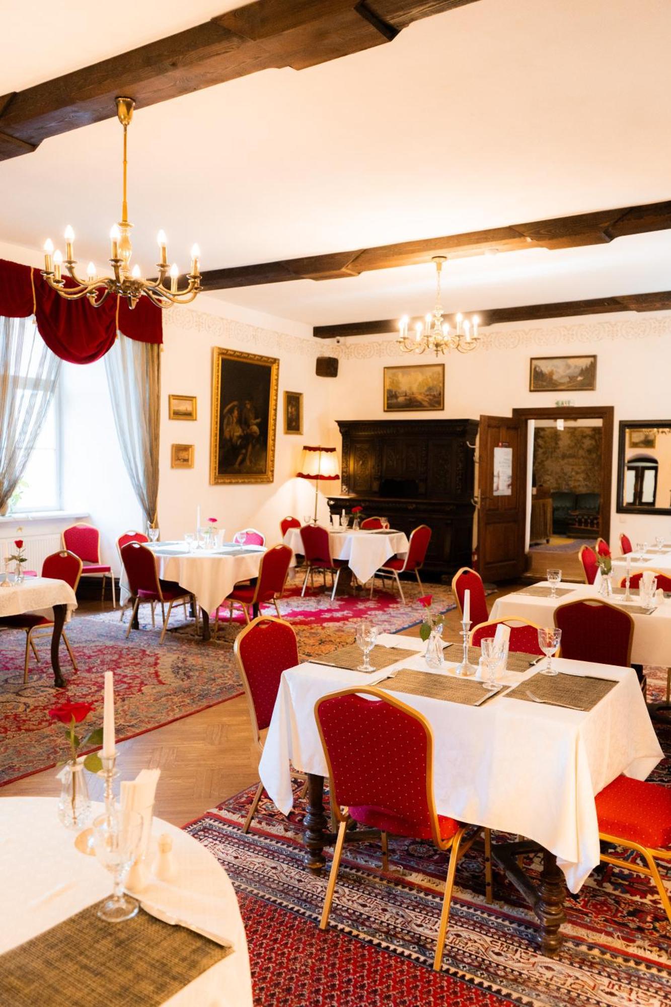 Hotel Edoles Pils Esterno foto